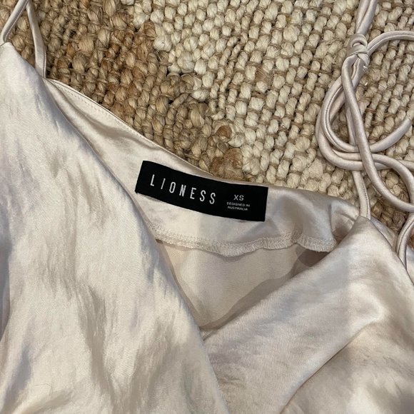 Lioness string along dress champagne size XS - Picture 4 of 5